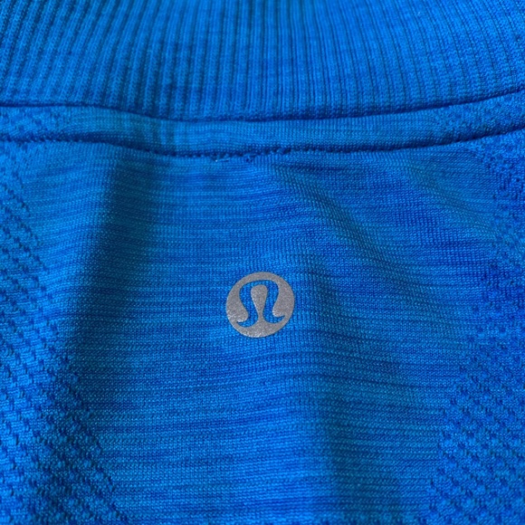 Lululemon Metal Vent Tech 1/2 zip royal blue medium - Picture 7 of 7